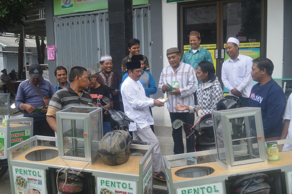 Baznas Gresik Gulirkan Bantuan Rombong Pentol