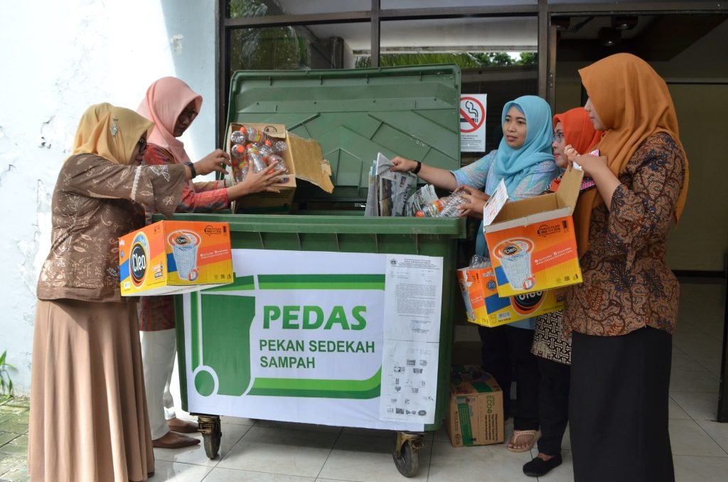 Pekan Sedekah Sampah Pemkab Gresik Hasilkan Rp. 7,4 jJuta