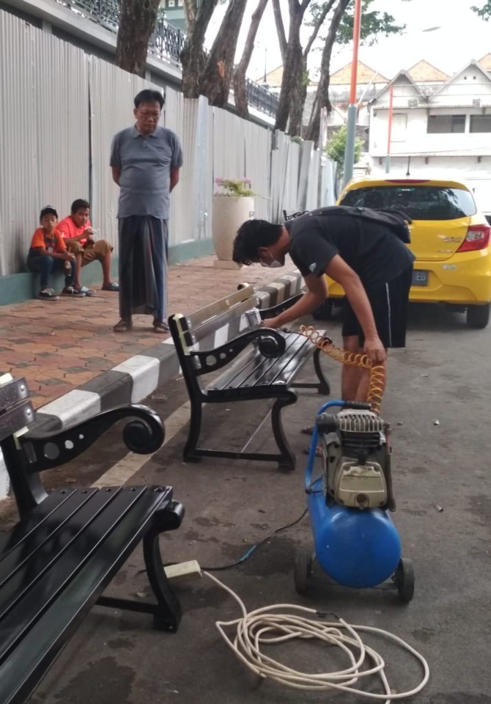 Besok Diresmikan, Bupati Sambari Cek Sendiri Alun Alun