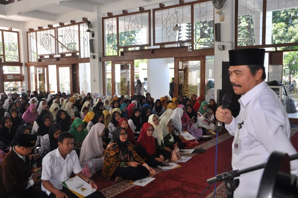 Baznas Gresik Santuni 962 Guru TK, TPQ dan Guru Honorer