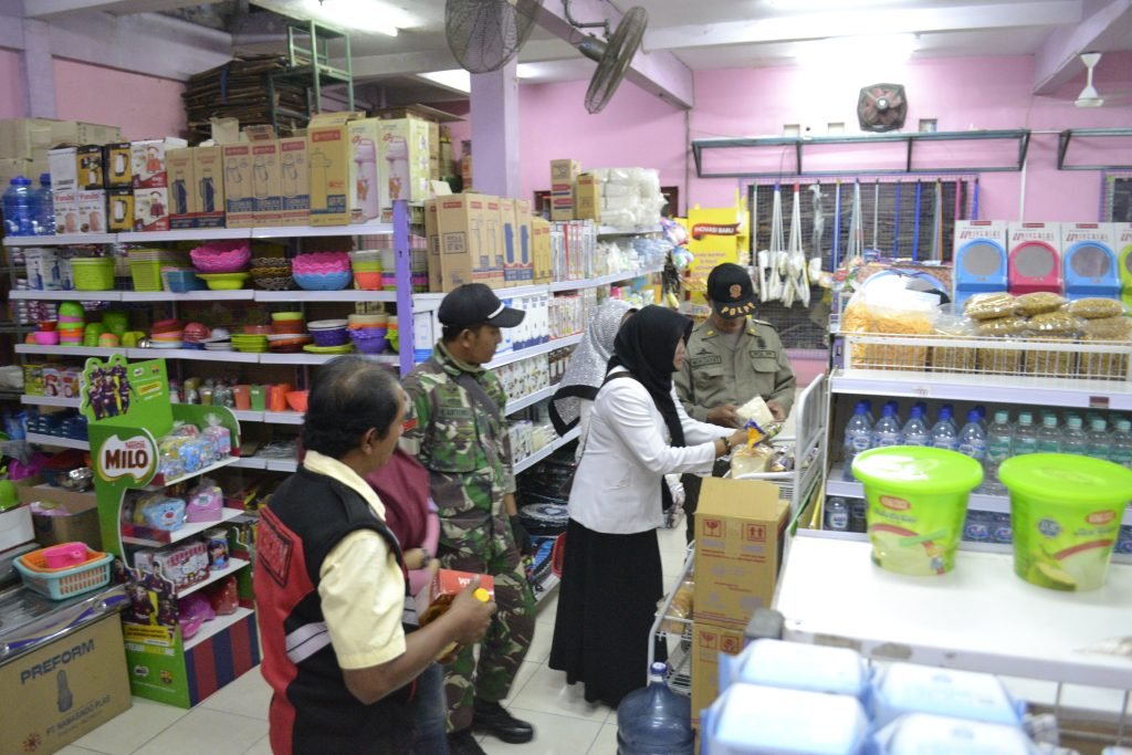 Produk Konsumsi Cacat, Diskoperindag Gresik Edukasi Masyarakat Cerdas Belanja dengan KLIK