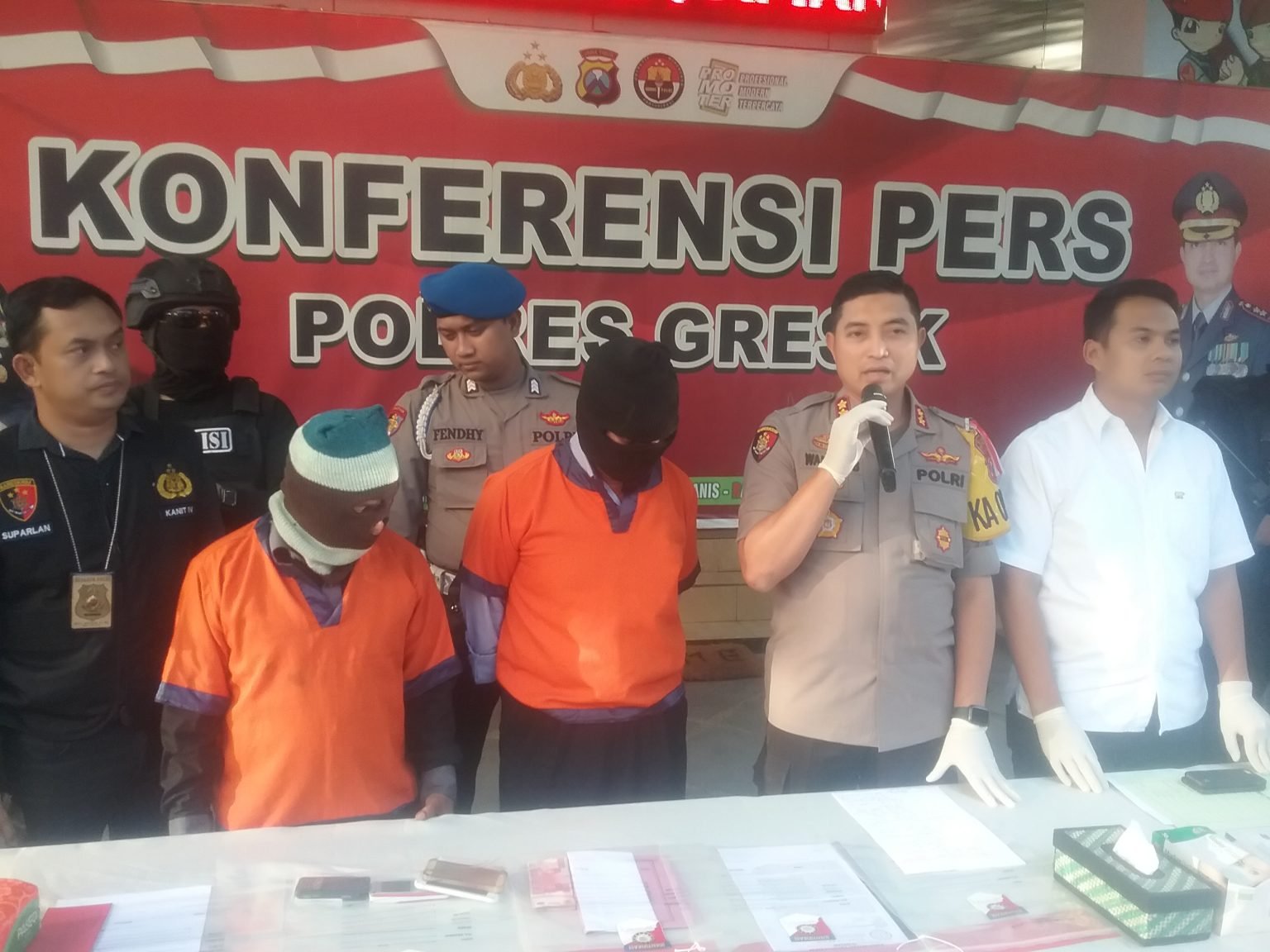 Peras Kabag Umum, Dua Anggota LSM Ditahan Polisi