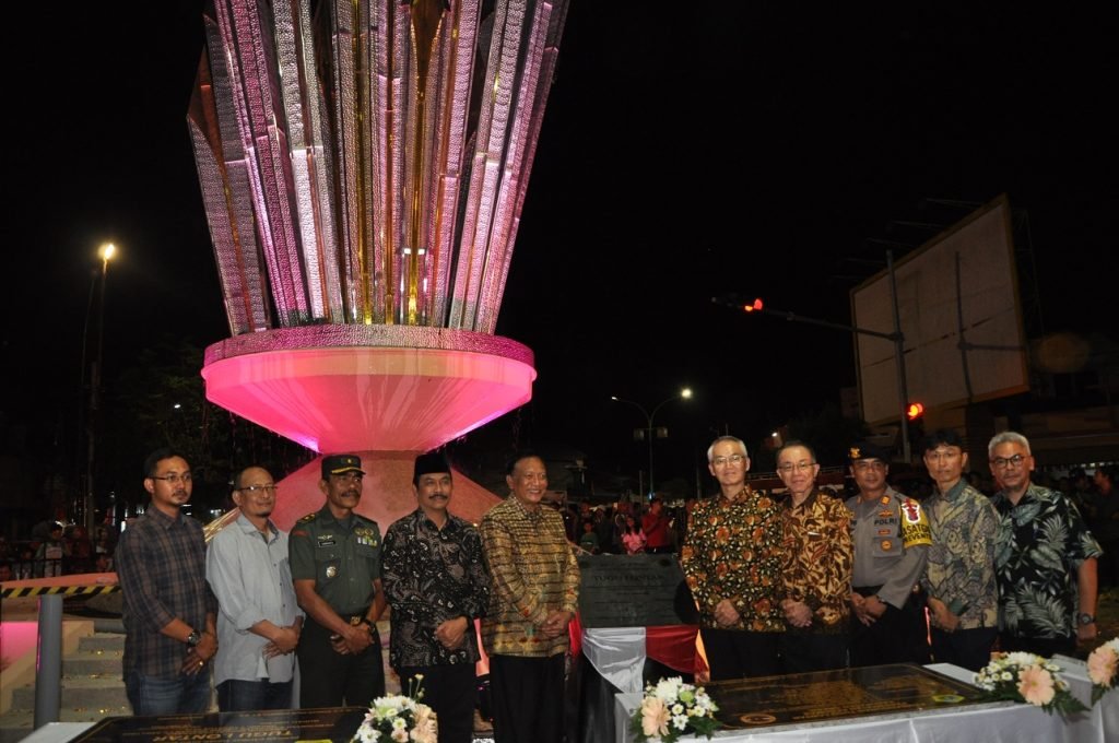 Tugu CSR Smelting Diresmikan Bupati Gresik