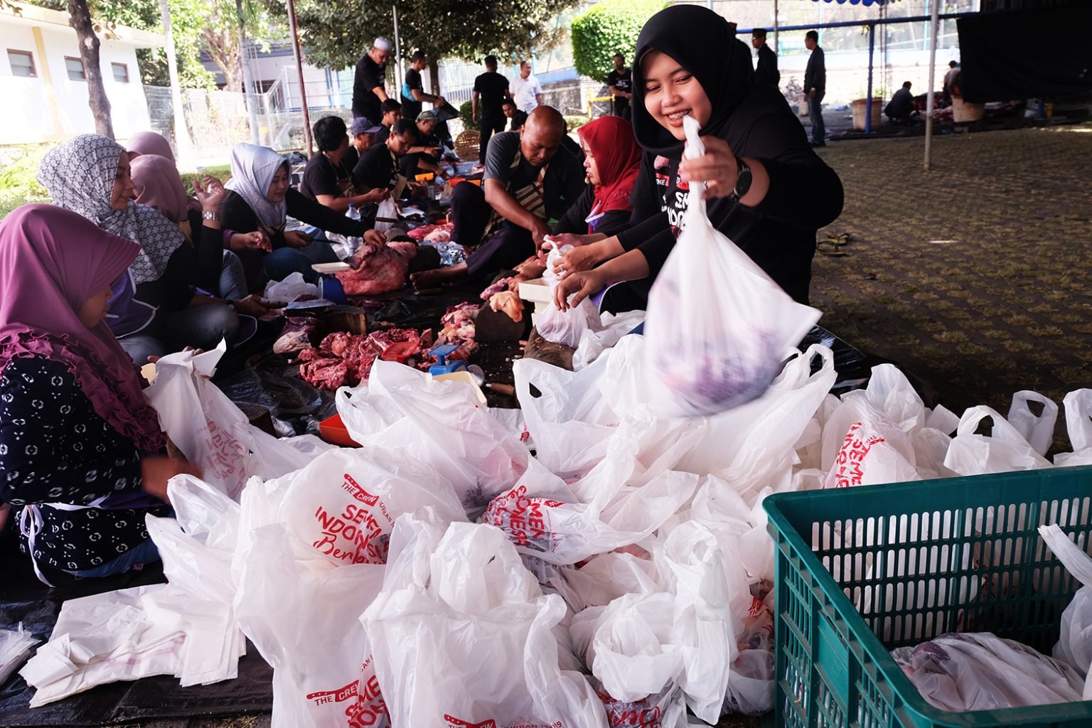 Semen Indonesia Salurkan 233 Hewan Kurban