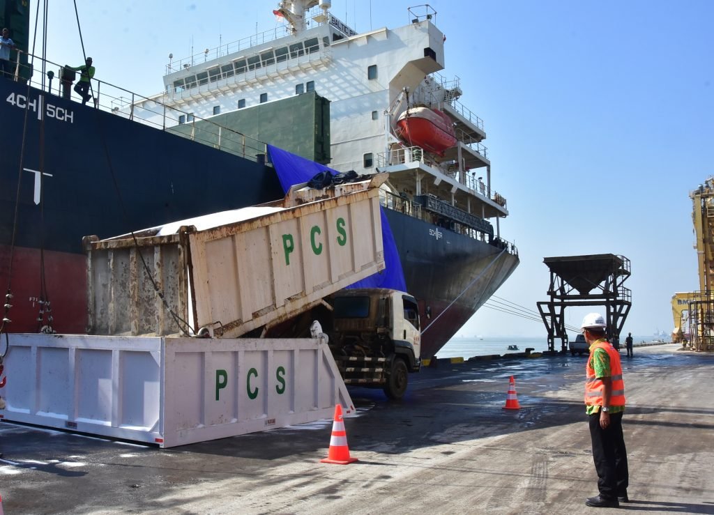 PG Ekspor 45 ribu Ton Urea Non Subsidi ke India