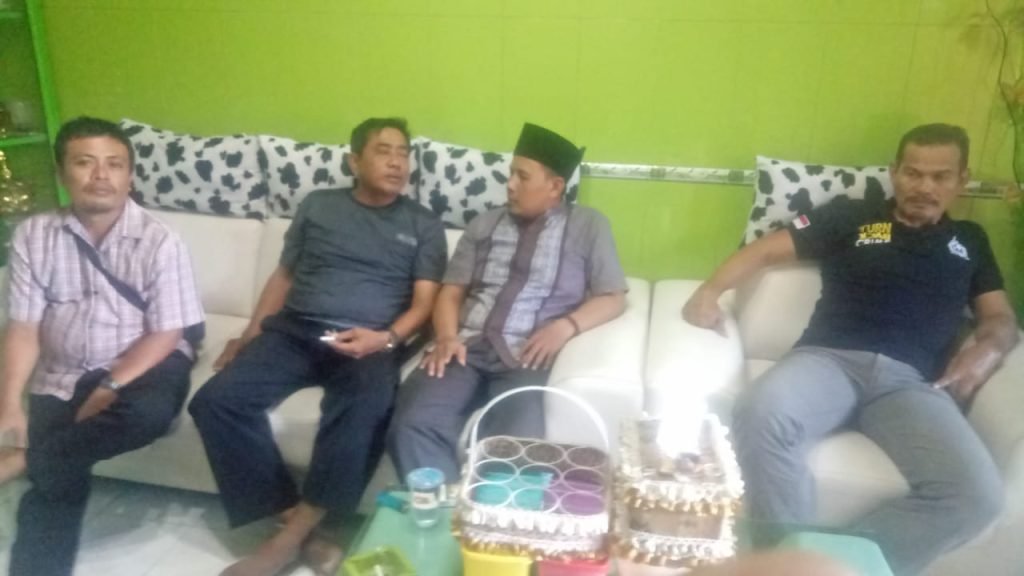 Kades Kedanyang Silaturahmi dengan Mantan Kades