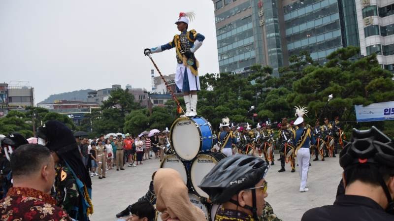 GS Gita Jala Taruna AAL Hebohkan Warga Busan Korsel