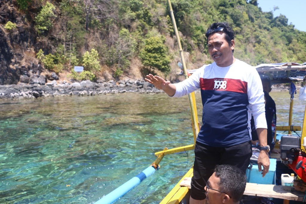 Wabup Qosim Kagumi Keindahan Bawah Laut Pulau Cena