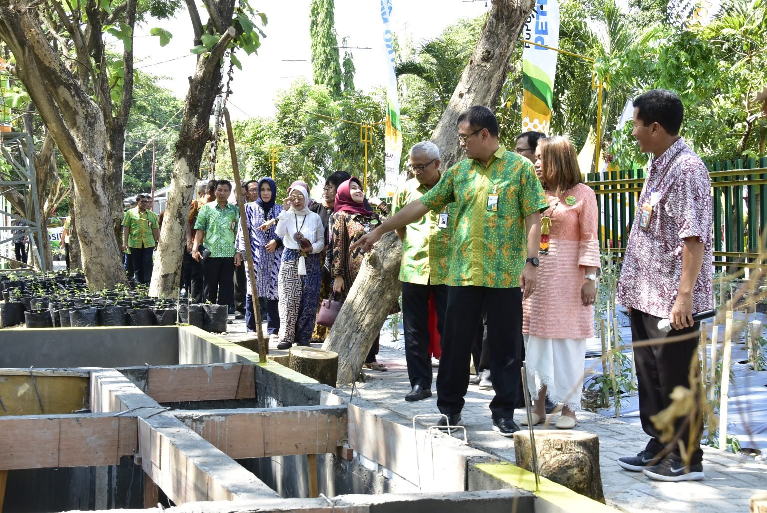 “Pondok Abang Becak” Azas Manfaat Masjid Nurul Jannah PG Bagi Masyarakat