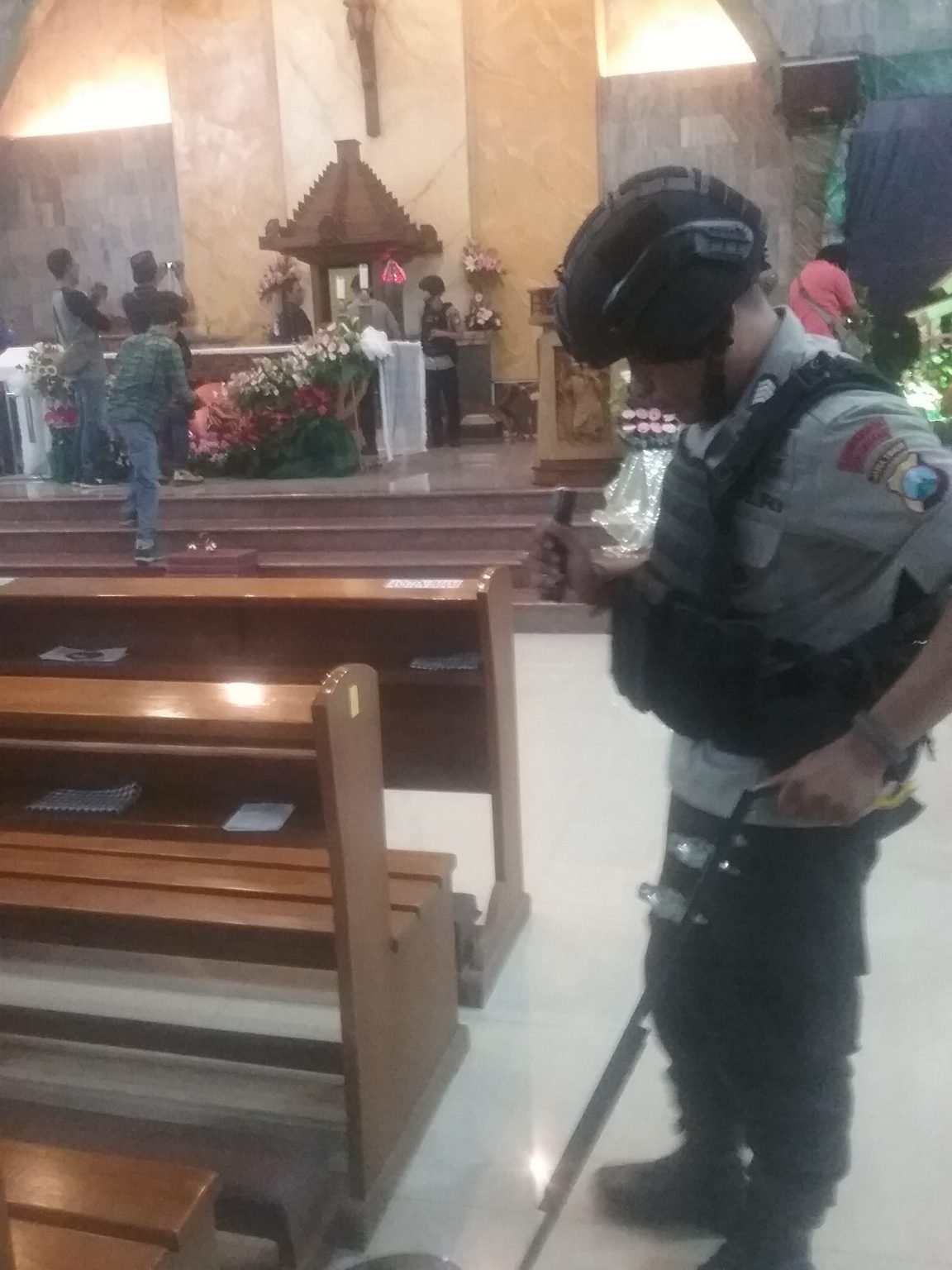 Polres Gresik Amankan Gereja Jelang Perayaan Natal