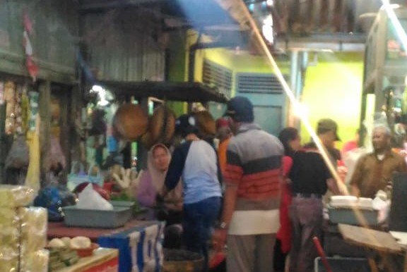 Wajah Ketakutan Pedagang dalam bersih Pasar Kerja Bakti Pemkot Malang