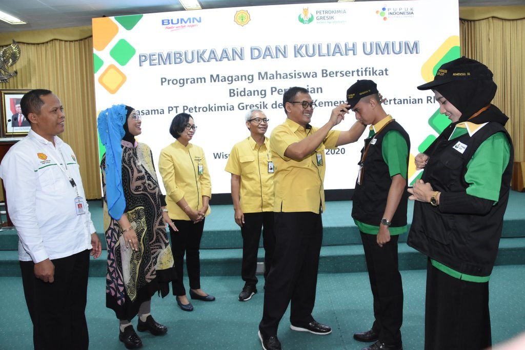 41 Mahasiswa 6 Poltek Ikut PMMB Petrokimia Gresik
