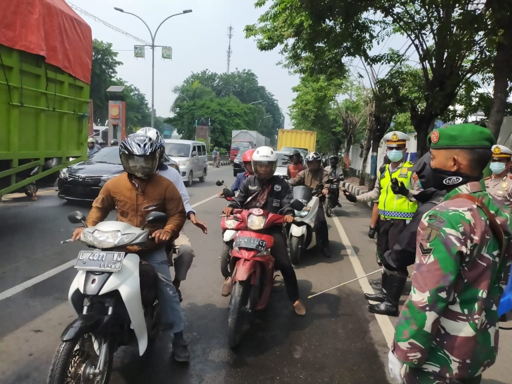 Perang Lawan Covid-19, Bupati Gresik Kerahkan Seluruh ASN, Medis, Masyarakat, Polisi dan TNI