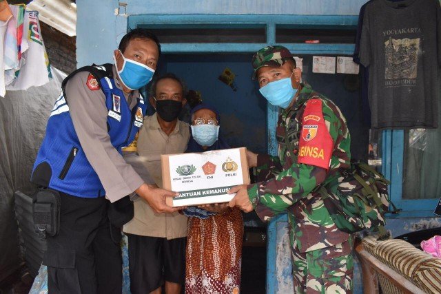 Polresta Sidoarjo, Kodim 0816 Sidoarjo Bagi 1.000 Paket Sembako