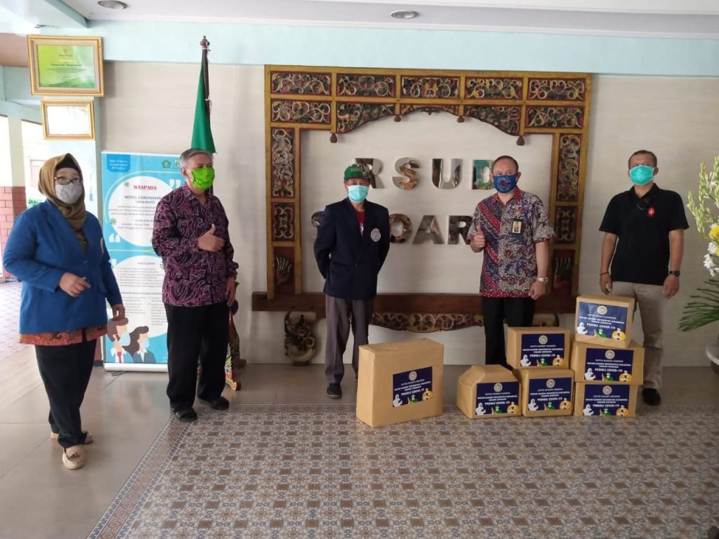 Bantuan APD Diterima RSUD Sidoarjo, dari Alumni Unair Sidoarjo