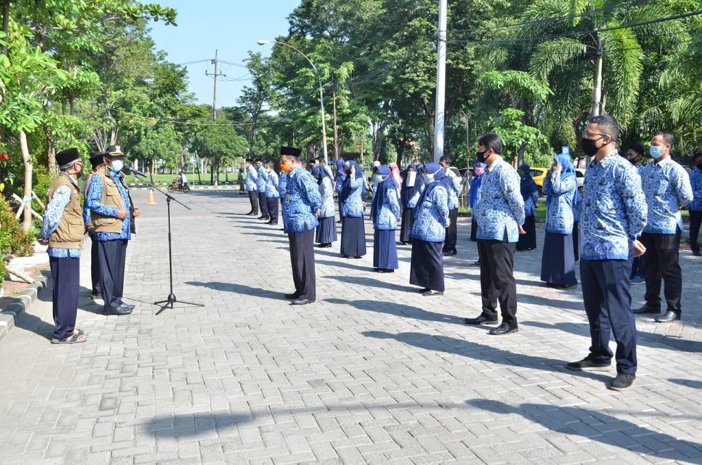 Bupati Gresik Ingatkan Potensi Penularan Covid-19 di Pasar Krempyeng