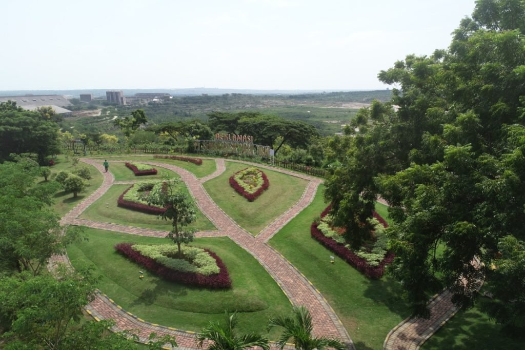 SIG Terapkan Teknik Reklamasi Sistem Baru di Lahan Pascatambang Pabrik Tuban