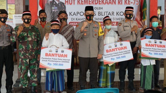 Bhakti Kesehatan Nasional, Polres Blitar Kota Sunatan Massal di Kampung Tangguh