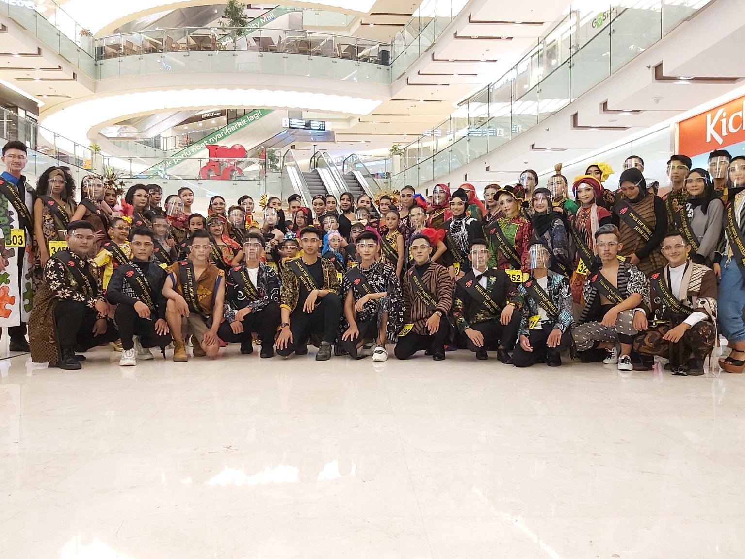 Batik Nusantara : Tema Audisi Top Model Indonesia, Jatim