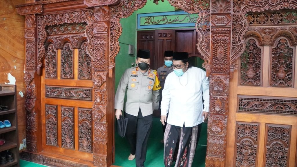 Kapolres Gresik Silaturahim ke Ponpes Nur Muhammad