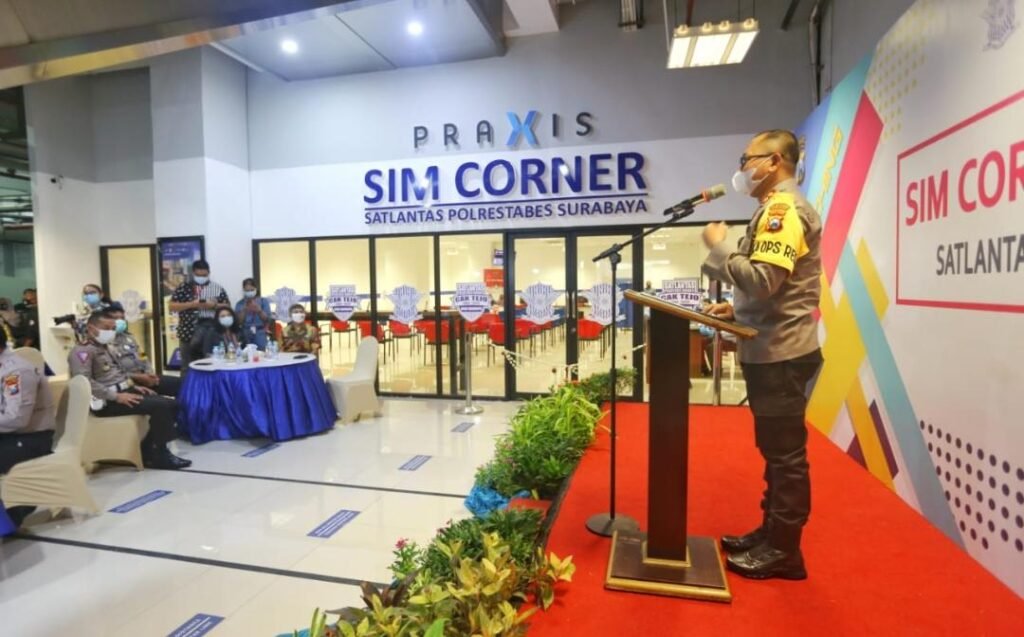 Permudah Pengurusan, Satlantas Polrestabes Surabaya Launching SIM Corner Tengah Kota