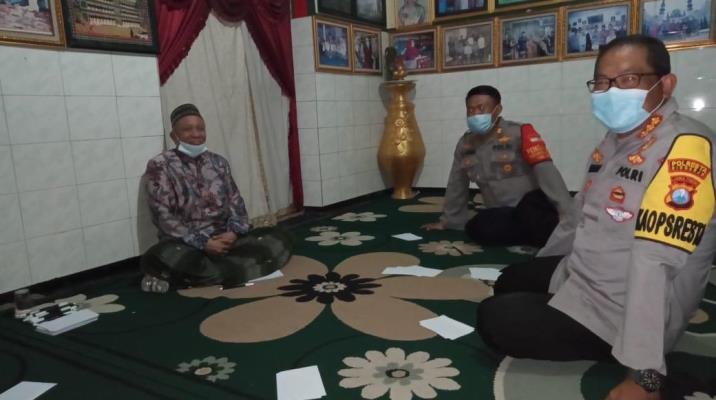Kapolresta Sidoarjo Kombes Pol Sumardji Bersilaturahmi dengan Gus Sholeh