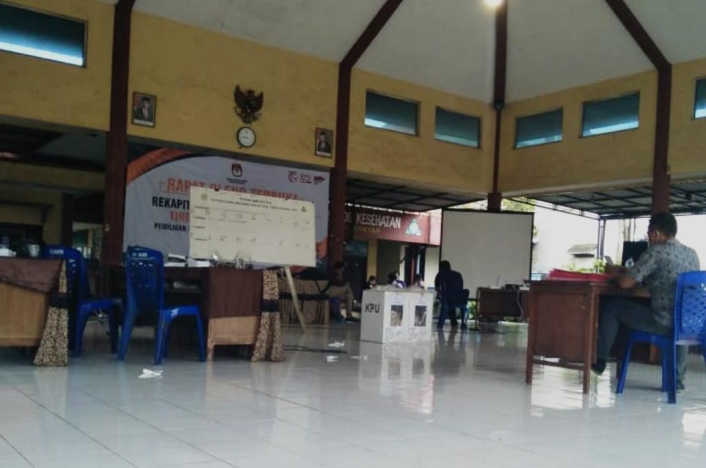 Sirekap Sering Drop, KPU Didesak Tetap Lanjutkan Perhitungan Manual