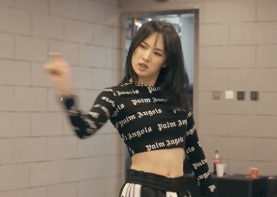 Putri Pendiri Huawei Diejek karena Pengumuman Karier Showbiz dalam Film Dokumenter 17 Menit yang Heboh