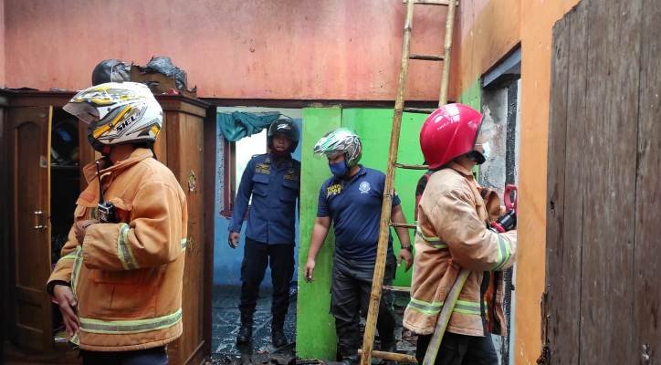 Akibat Charger Ponsel, Rumah Terbakar dengan Kerugian Belasan Juta Rupiah..