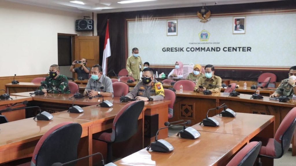 Hari Kedua PPKM, Kapolres Gresik Lakukan Testing dan Tracing Warga