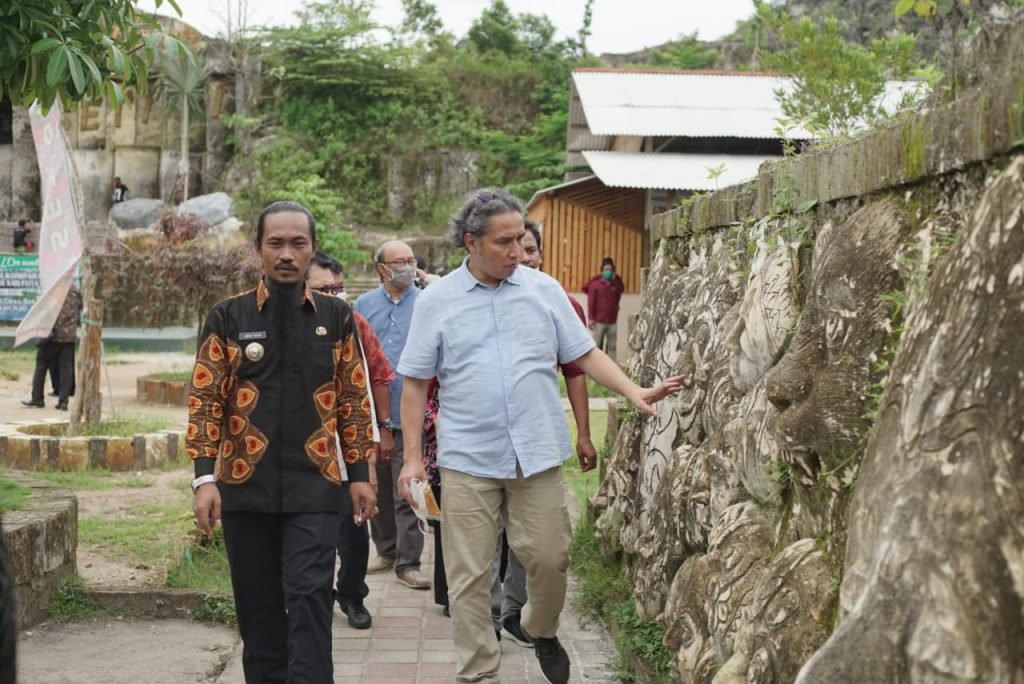 Dirjen Kebudayaan Hilmar Farid Kunjungi Setigi di Tengah Pandemi