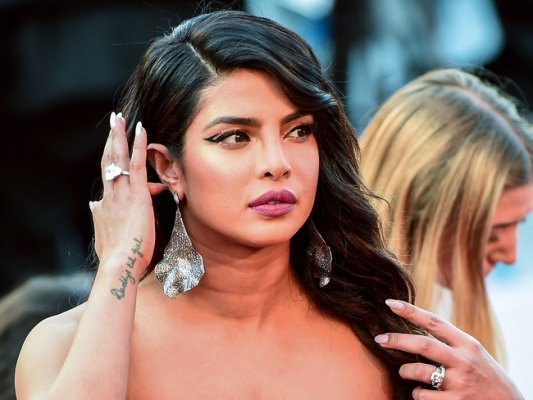 Priyanka Chopra: Di Matrix 4 Ada Sesuatu yang Tak Terduga