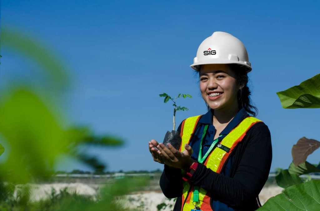Peduli Lingkungan, SIG Viralkan #MulaiBerubahDariRumah