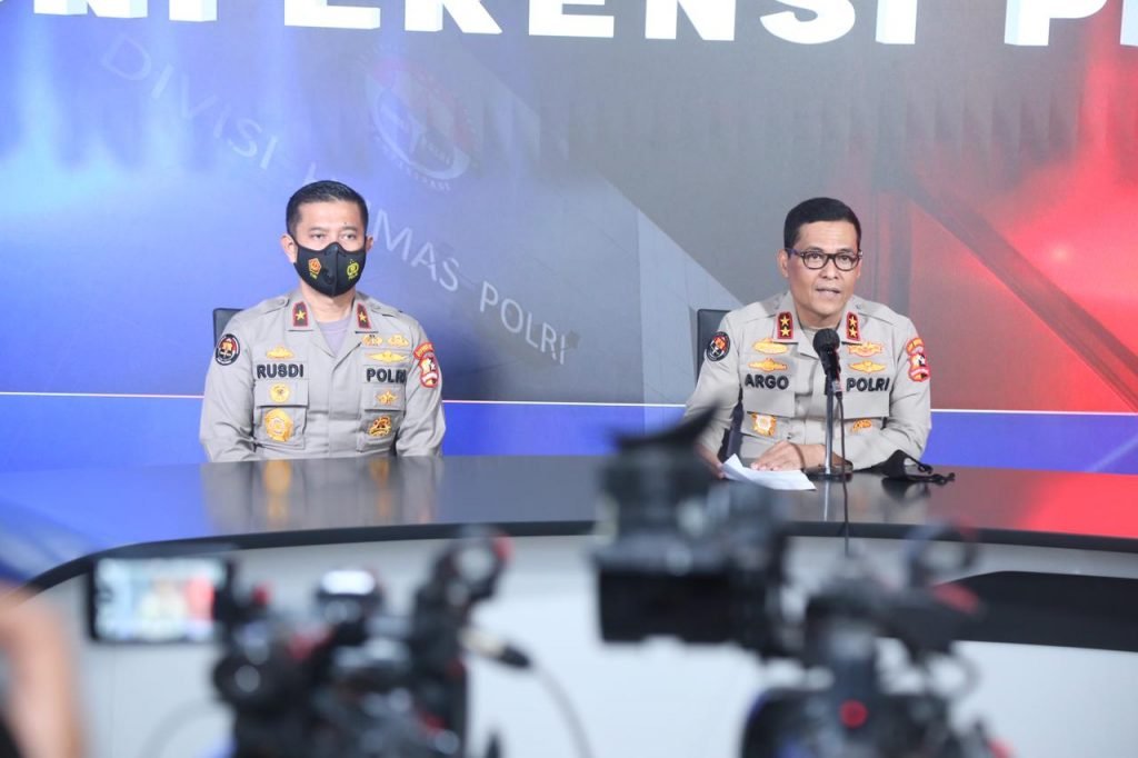 Pelaku Bom Bunuh Diri Merupakan Sepasang Pasutri