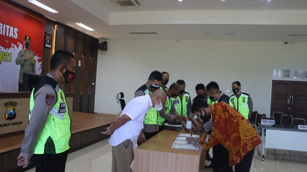 Polres Gresik Gelar Pakta Integritas Seleksi Anggota Polri 2021