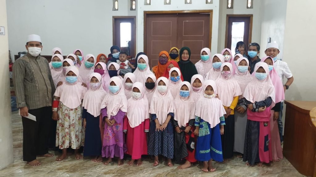 Perkumpulan Istri KWG Santuni Puluhan Anak Yatim Piatu Yayasan Fadilah
