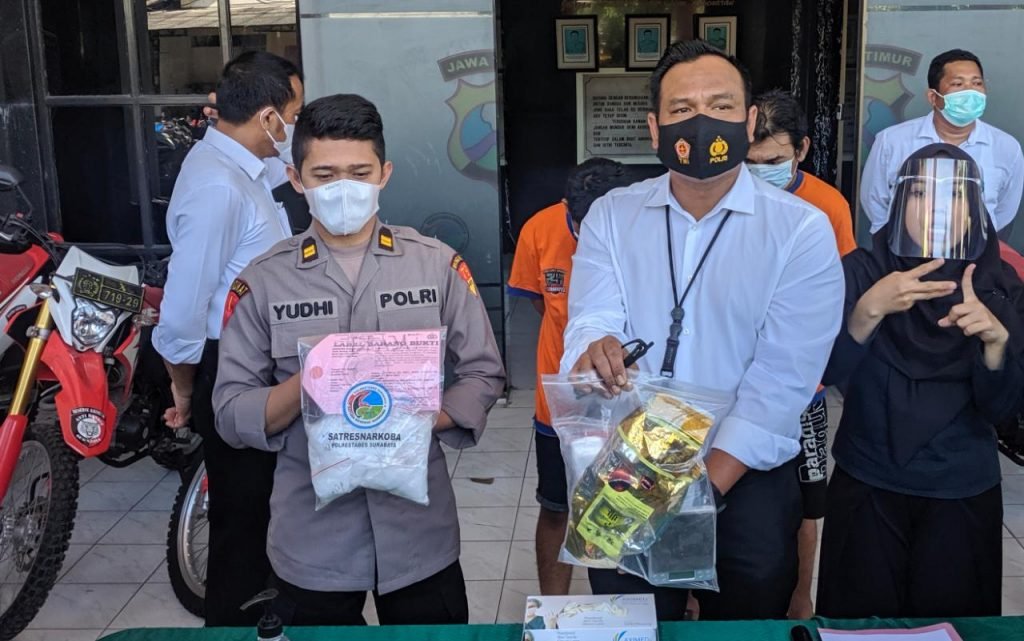 Usai Terima Kiriman Barang, Dua Orang Kurir Asal Surabaya Masuk Bui