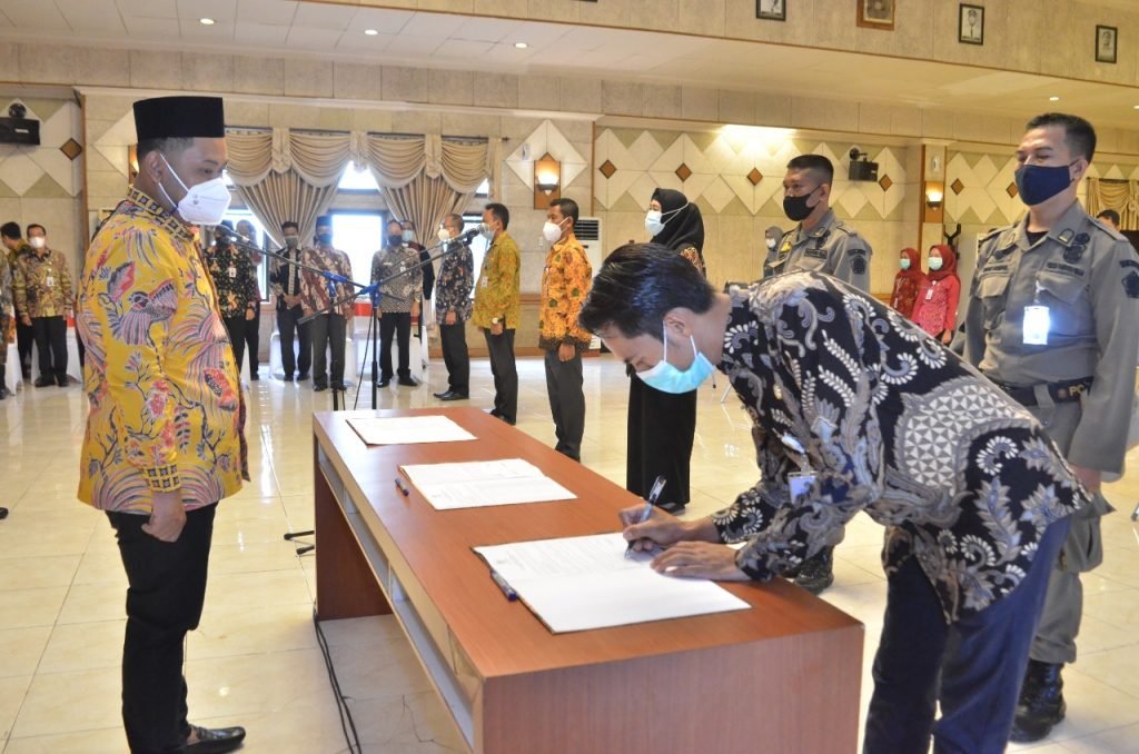 Bupati Gus Yani Lantik 29 Pejabat Fungsional