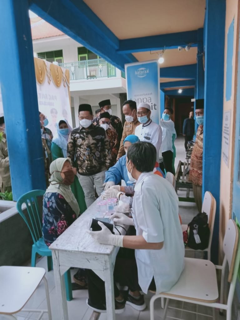 Gus Yani Bangga Fatayat Ujungpangkah Beri Layanan Gratis Operasi Katarak