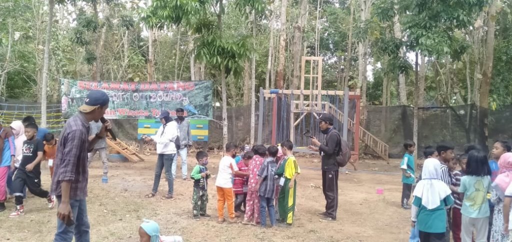 Konsep Outbond di Taman Tectona Sumenep Santuni 50 Anak Yatim