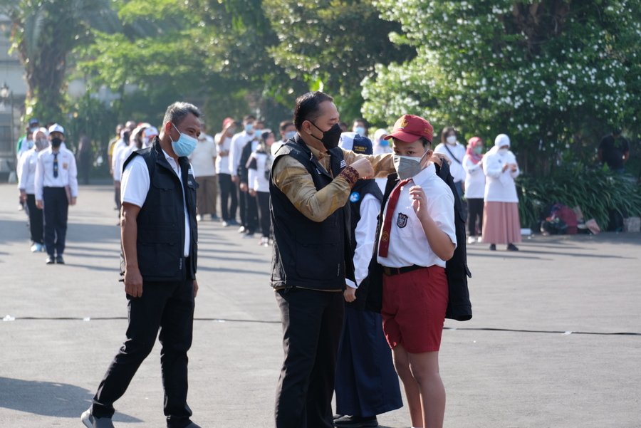 Kukuhkan 457 Tim Siswa Satgas Sekolah, Wali Kota Eri: Mereka Memiliki Jiwa Seorang Pemimpin