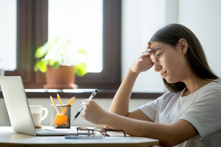 Ada Ancaman Penyakit Ini Jika Kalian Kebanyakan WFH dan Pelototin Layar Komputer