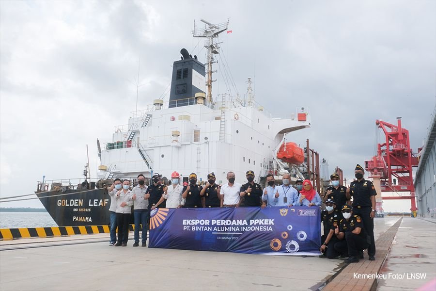 Manfaatkan PPKEK, PT Bintan Alumina Indonesia Lakukan Ekspor Perdana Senilai Rp110 Miliar