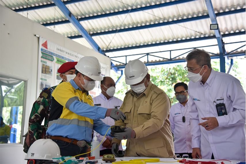 Wujudkan Investasi Pertahanan, Menhan Prabowo Tinjau Kesiapan Industri Propelan Di PT Dahana