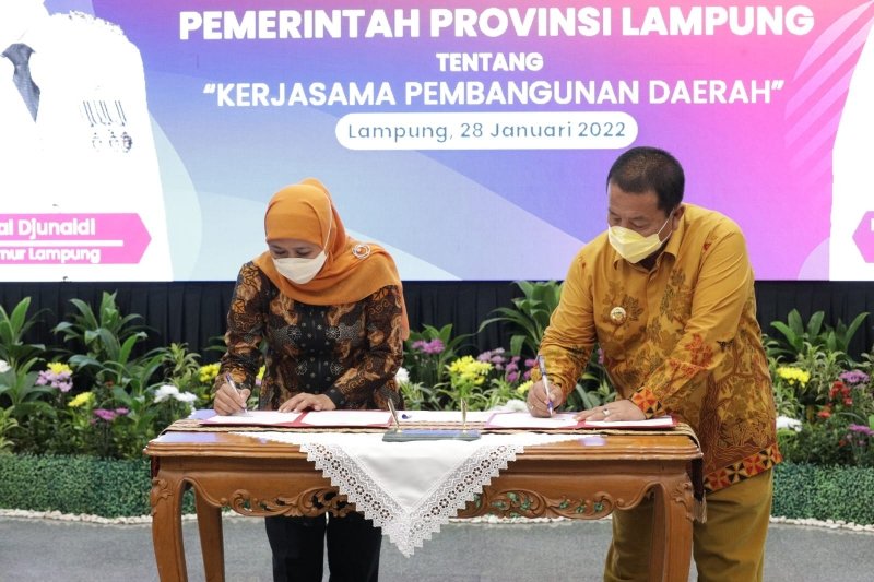 MoU dengan Provinsi Lampung, Gubernur Khofifah Dorong Percepatan Pemulihan Ekonomi