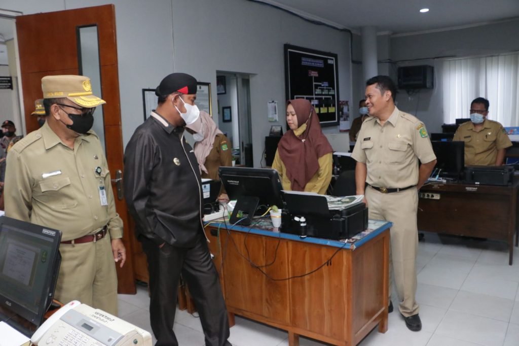 Pasca Cuti Bersama, Bupati Fauzi Sidak Kantor OPD & Instansi Lainya