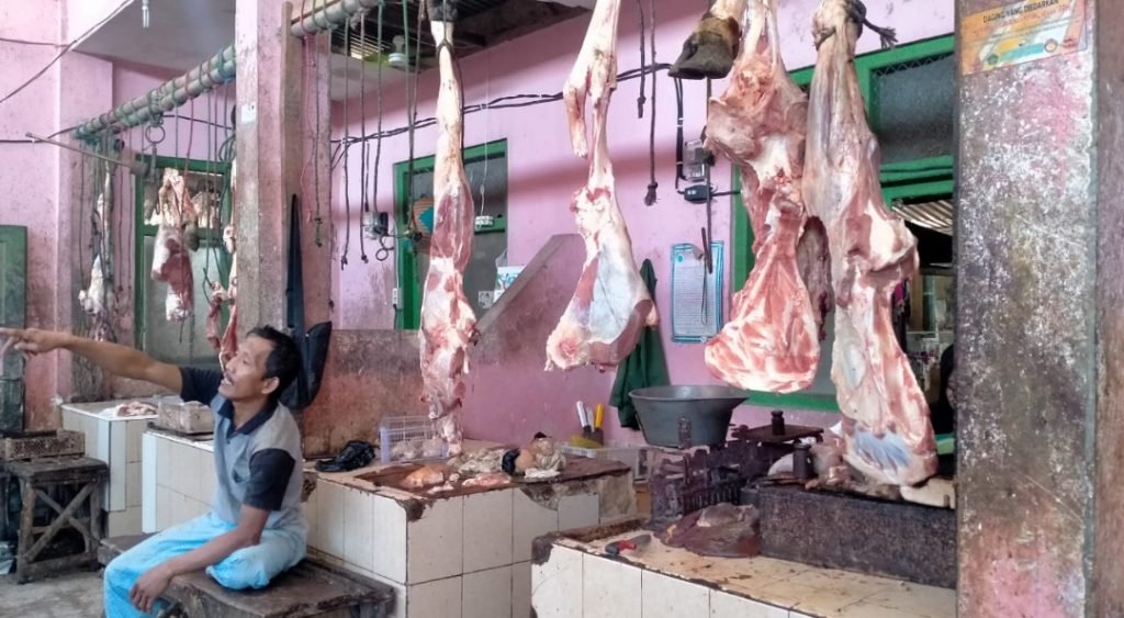 Harga Sembako di Pasar Tradisional Pamekasan Normal, Kabar Harga Daging 40.000 Perkilo Hoax