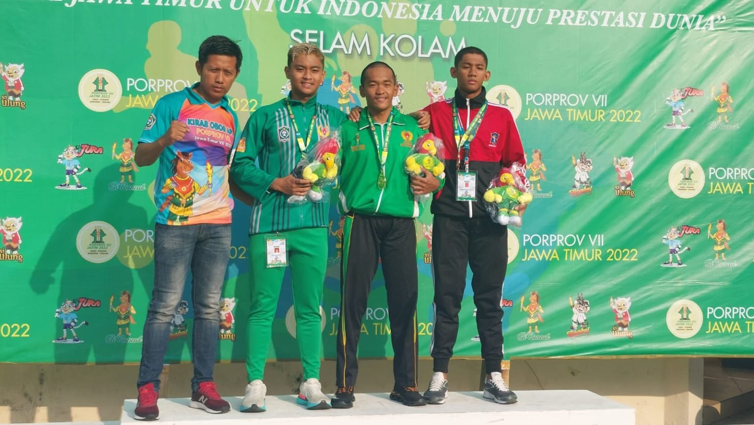 Pecah Rekor, Dua Peselam Asal Kabupaten Pasuruan Kawinkan Medali Emas Di Nomor 800 M Selam Kolam