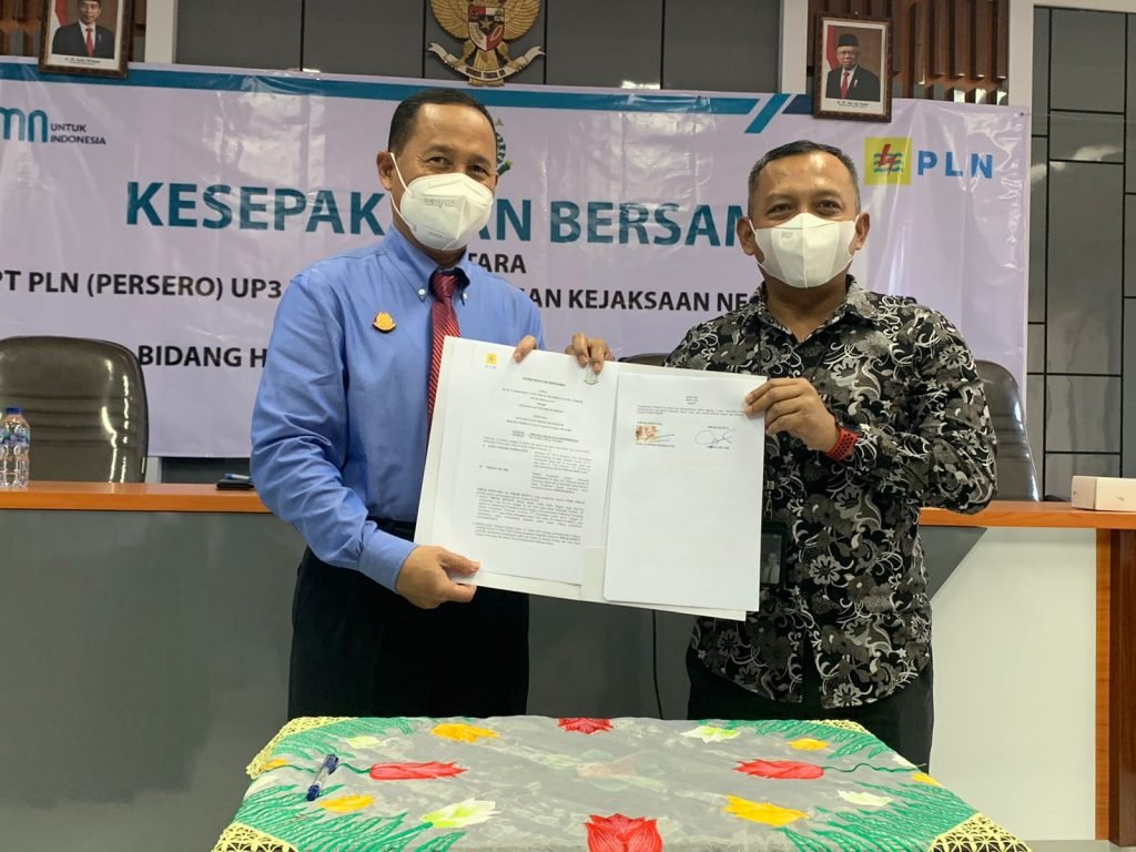Sinergi Dalam Bidang Hukum Perdata, Tata Usaha Negara, Kejari Sumenep dan PLN UP3 Pamekasan MoU Nota Kesepakatan