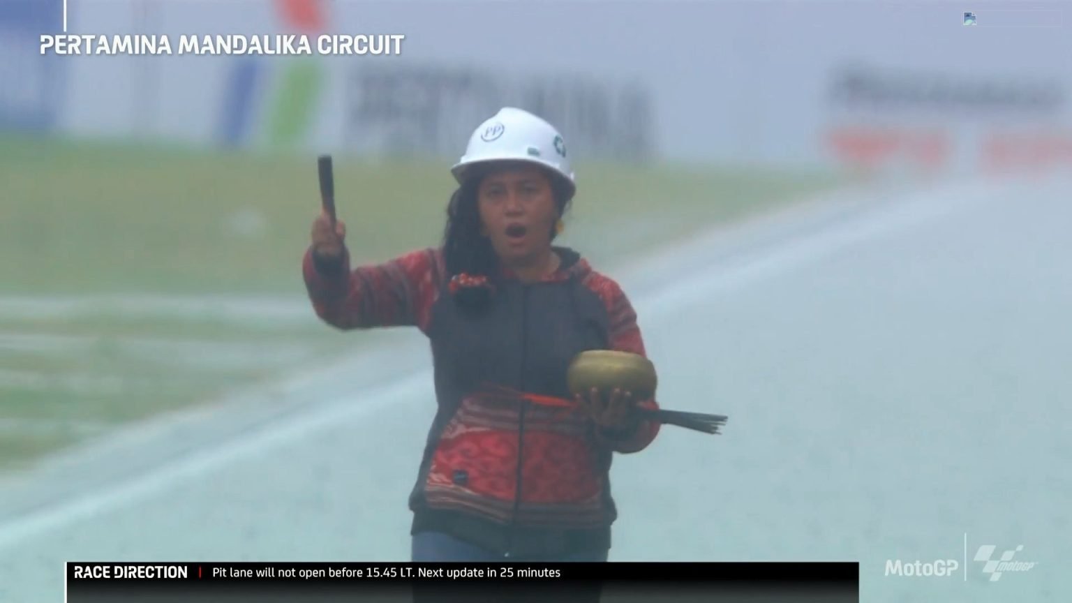 Intip Gaji Mbak Rara Si Pawang Hujan MotoGP Mandalika, Hingga Ratusan Juta!